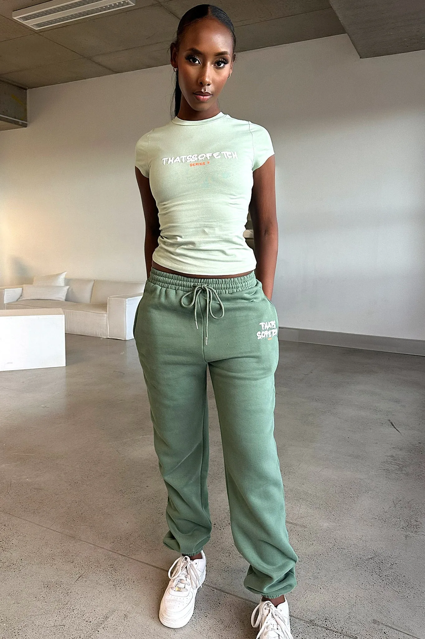 Thermal Regulation Layer Geometric precision Series 7 Tee - Green