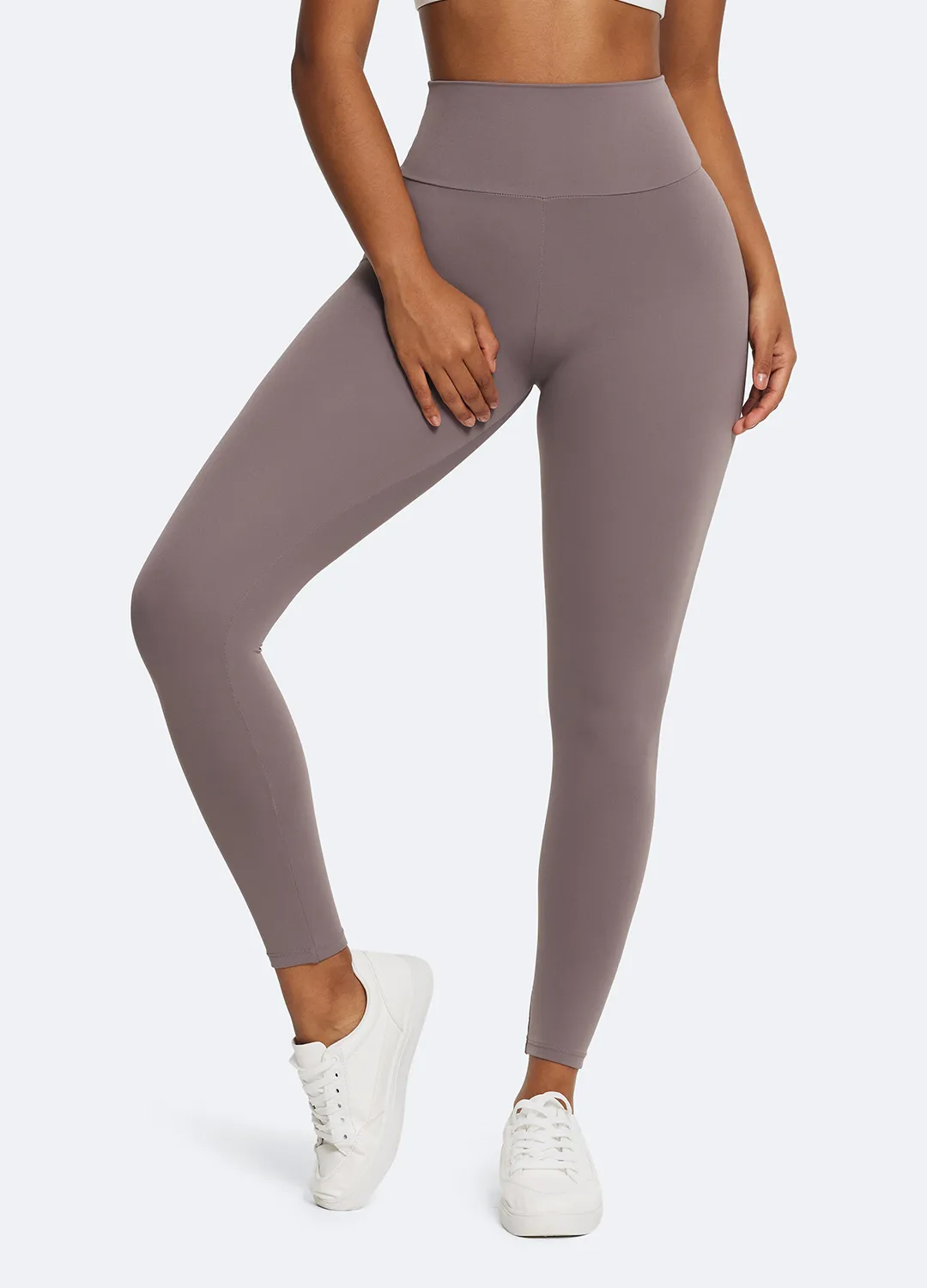 V-Seam Leggings with Push Up Inner Grip Band