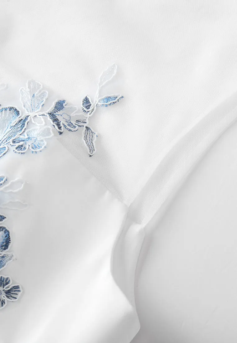 Lace and Embroidery Sleeveless Dress Reinforced Edges
