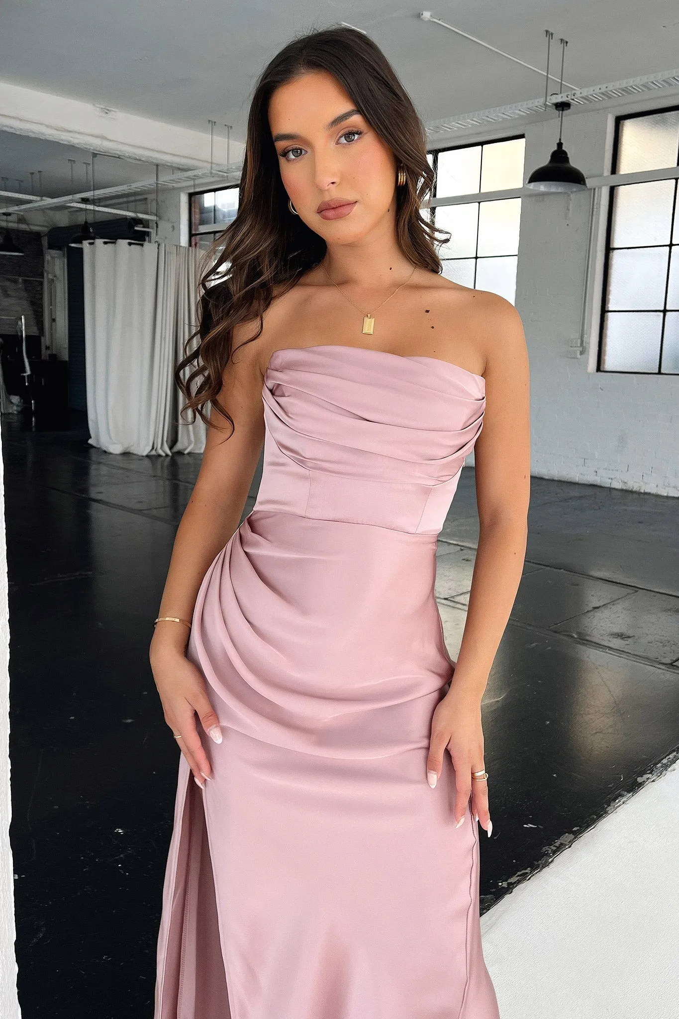 This dress provides a flattering look for any body type thanks to its classic design Lola Maxi Dress - Blush