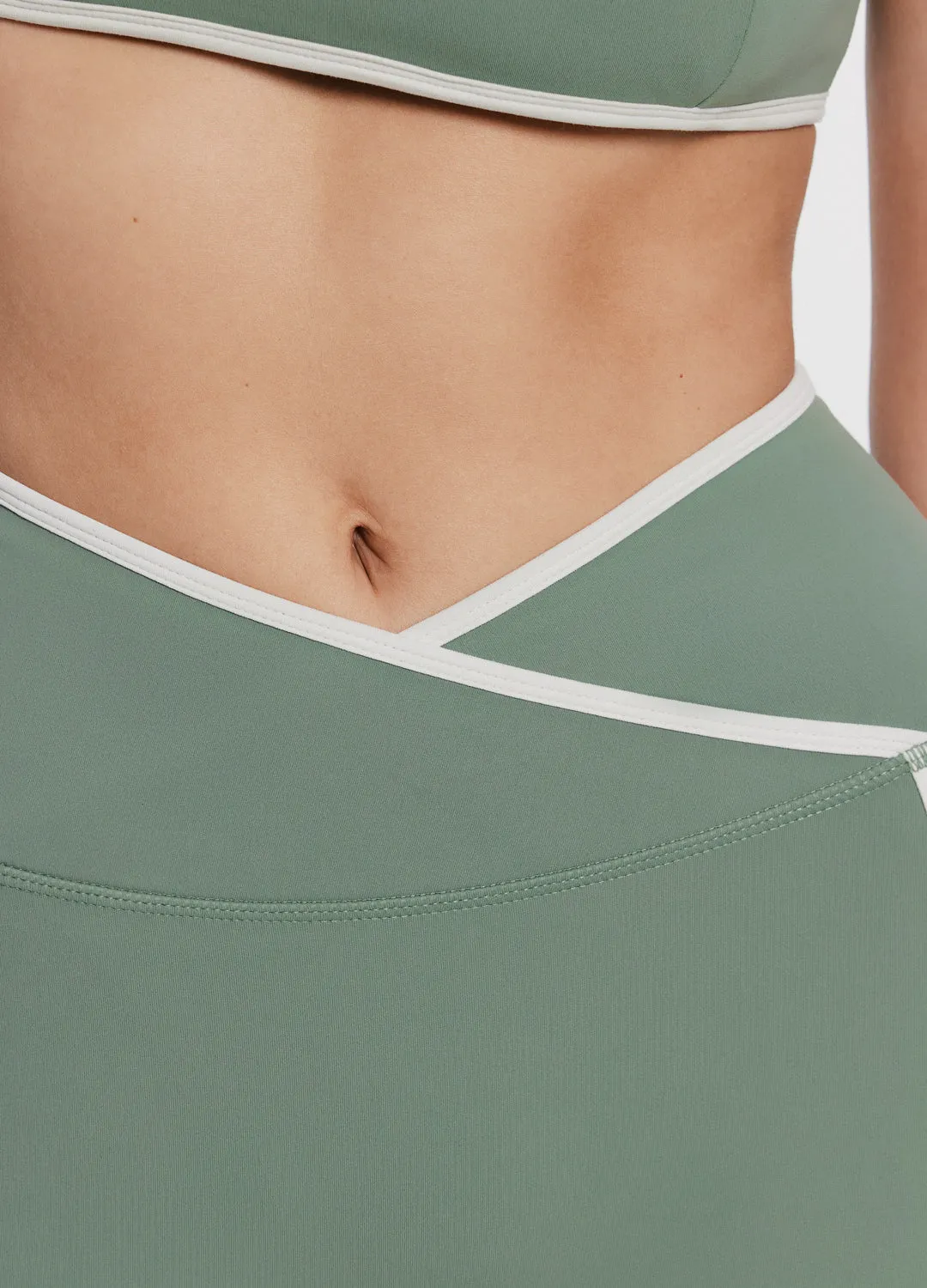 High Rise Crossover Waist Leggings