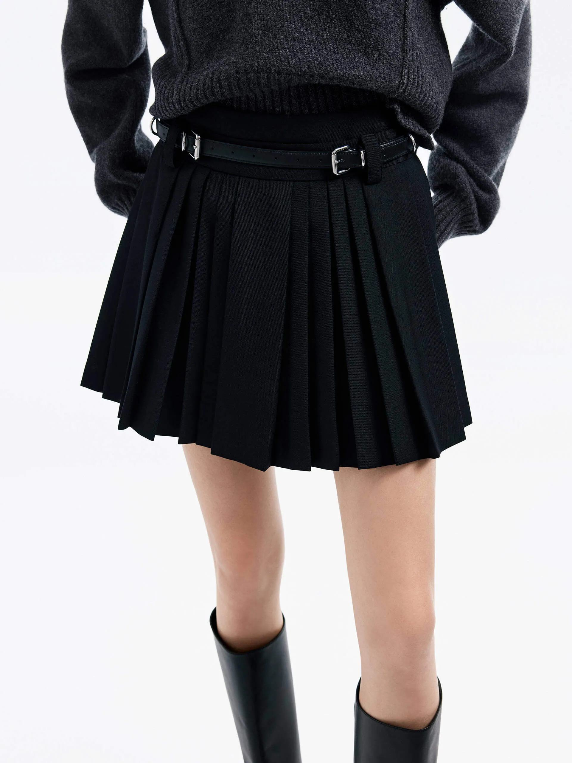 Light Motion Modern Tones Belt Pleated Mini Skirt