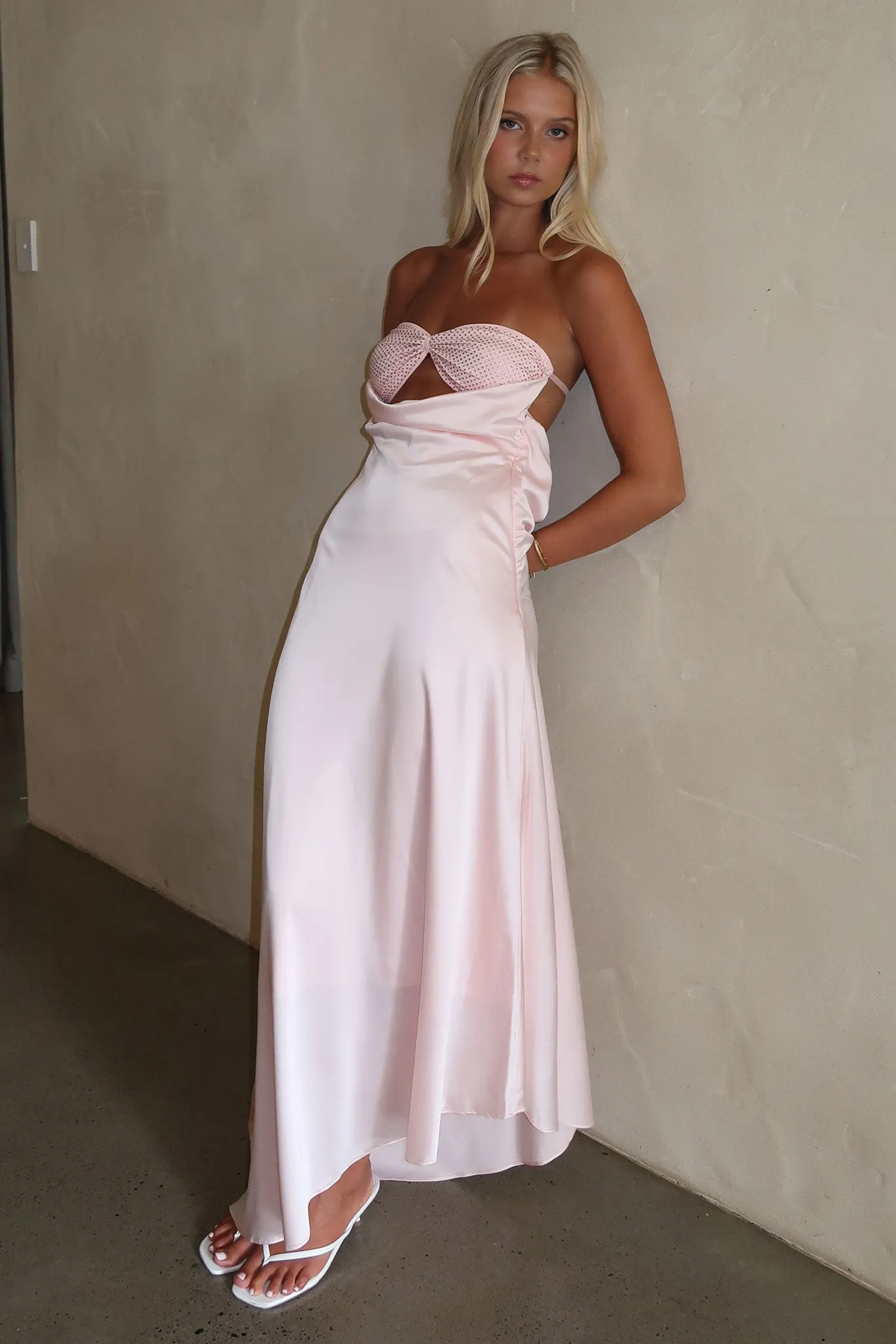 Thora Strapless Satin Maxi Dress - Baby Pink The simple yet stylish design of this maxi dress makes it an ideal choice for any occasion