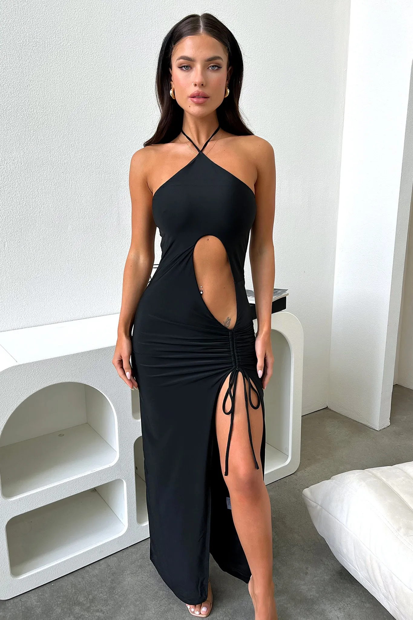 Short Sleeve Wild Air Romana Dress - Black