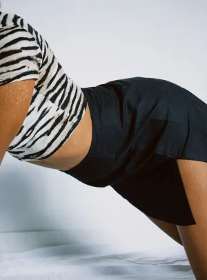 Travel Vibes Motel Sheny Mini Skirt Black