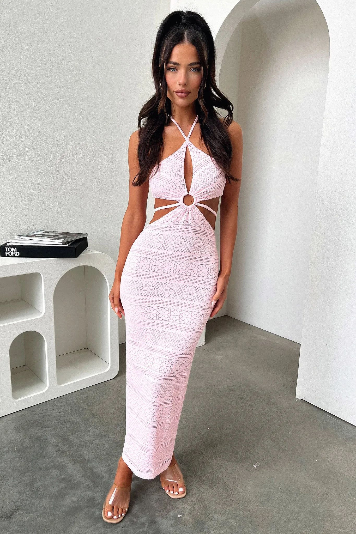 Neisha Maxi Dress - Pink This maxi dress combines a relaxed fit with an elegant look for a versatile wardrobe piece