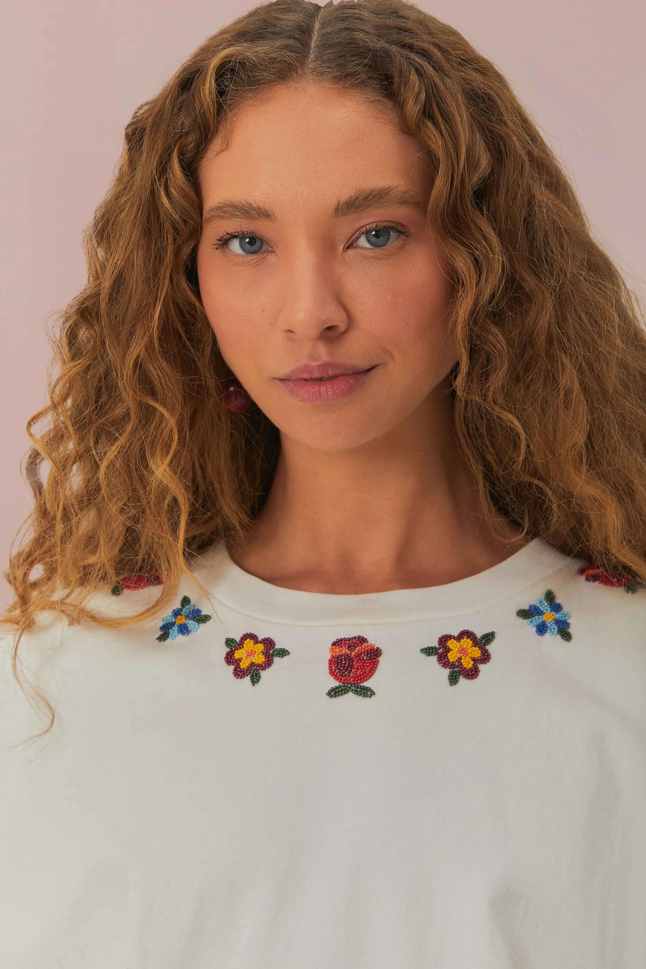 White Beaded Flowers T-Shirt Daily Fit