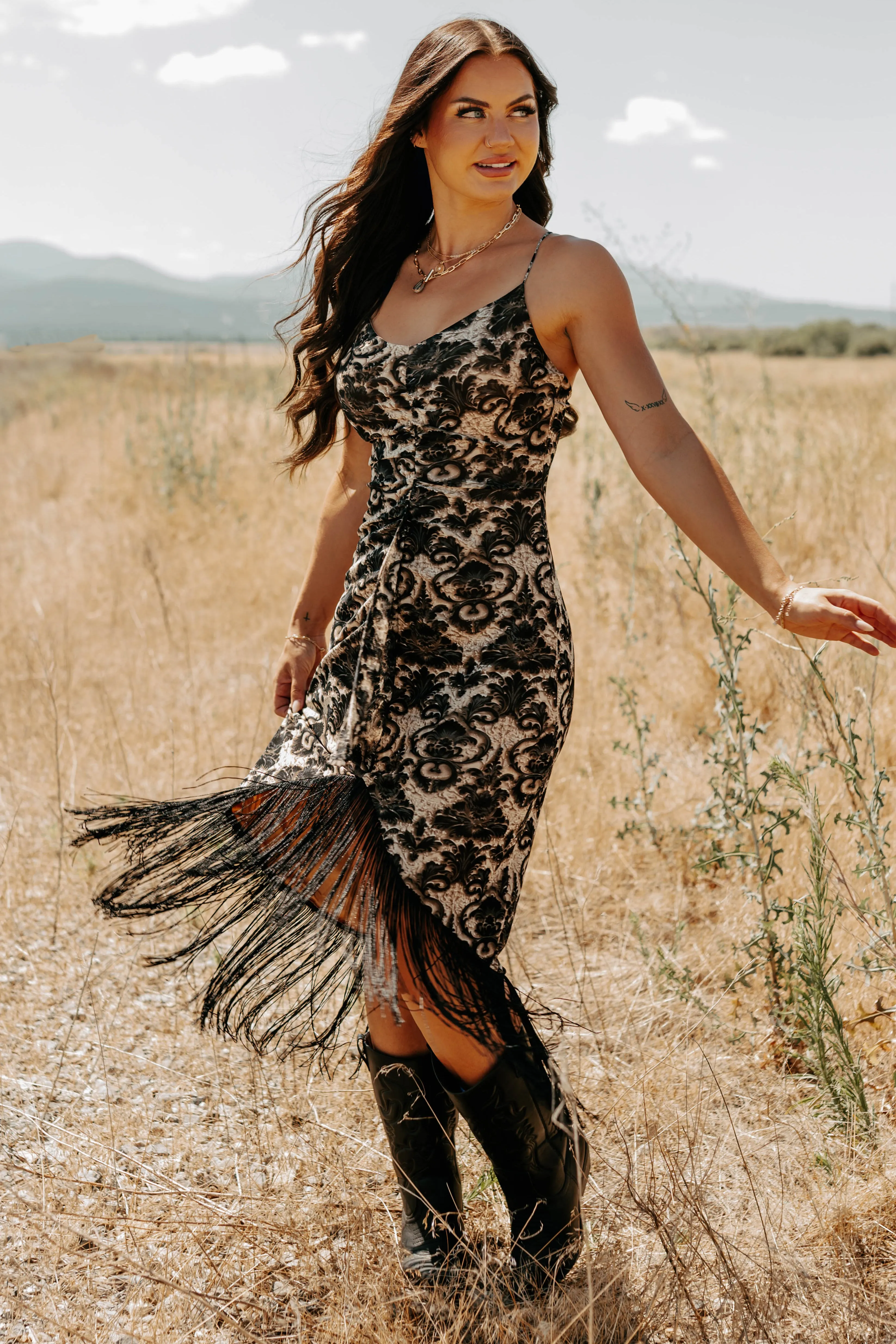 Chic & Certain Sleeveless Fringe Midi Dress (Black/Taupe) Jade Glow Versatile Design