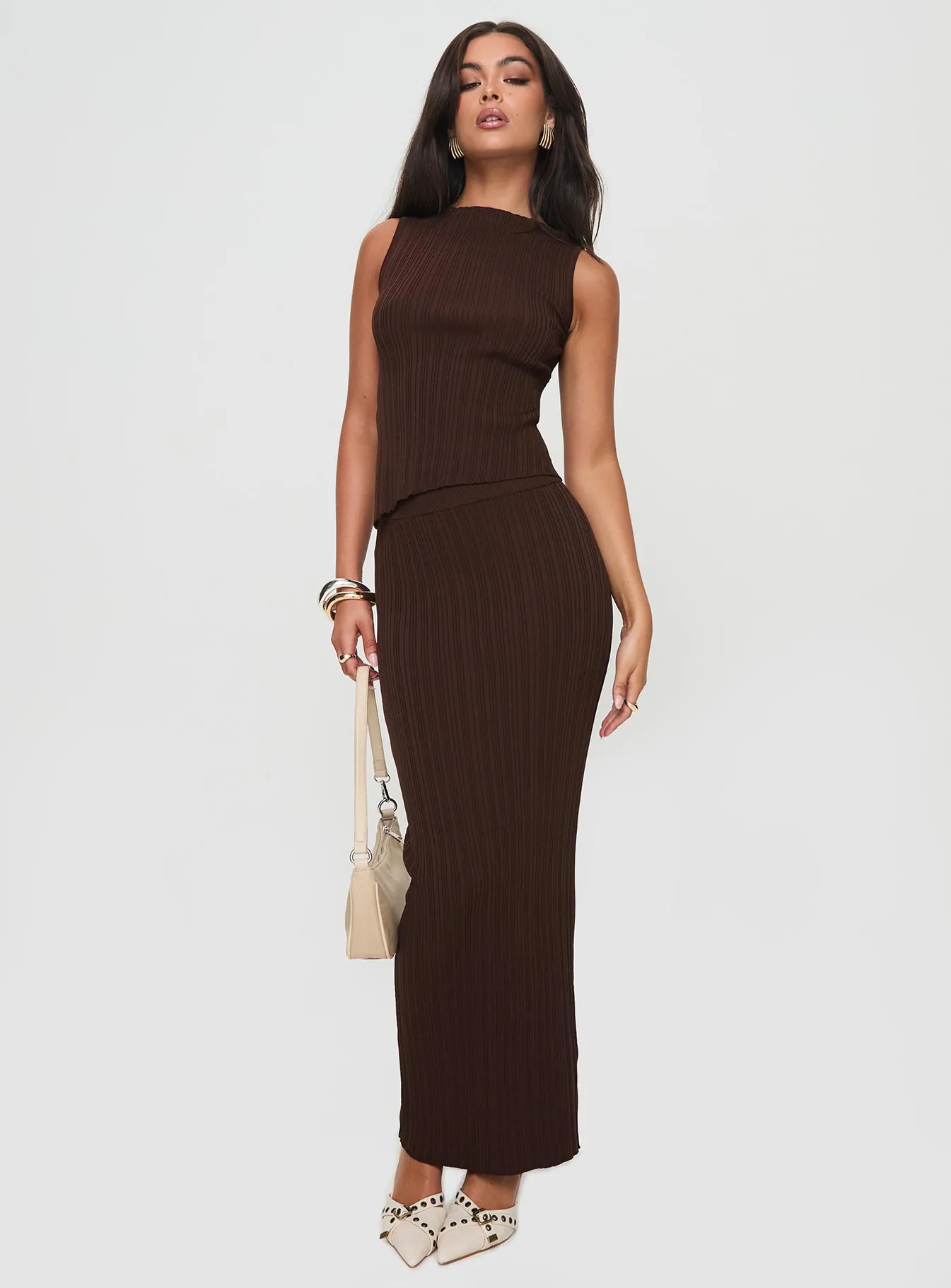 Basile Set Chocolate Petite Tapered Cut