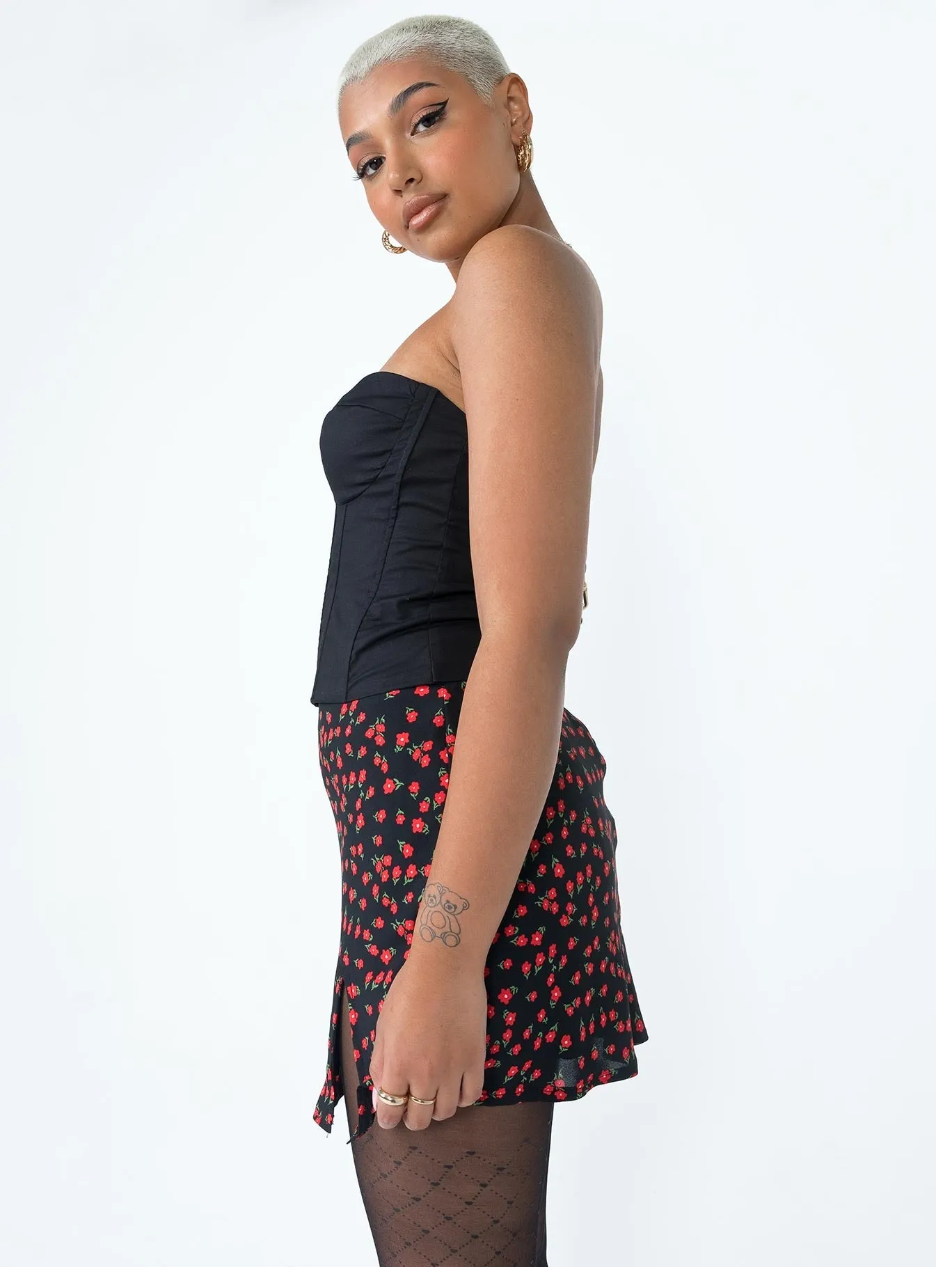 Water Repellent Kerri Mini Skirt Black Floral