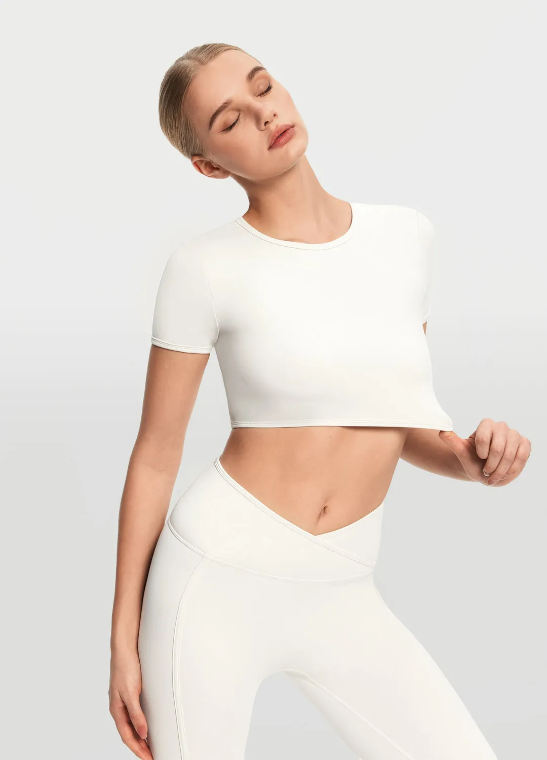 Casual Cropped T-Shirt MoistureWickingFabric Minimalist Aesthetic