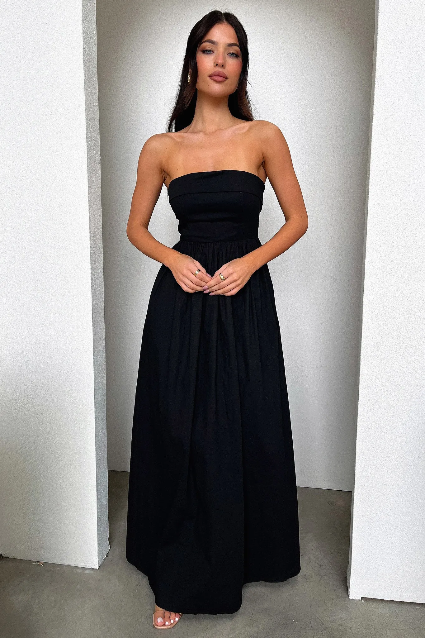 Rose Arch Timeless full-length outfit Cornell Maxi Dress - Black