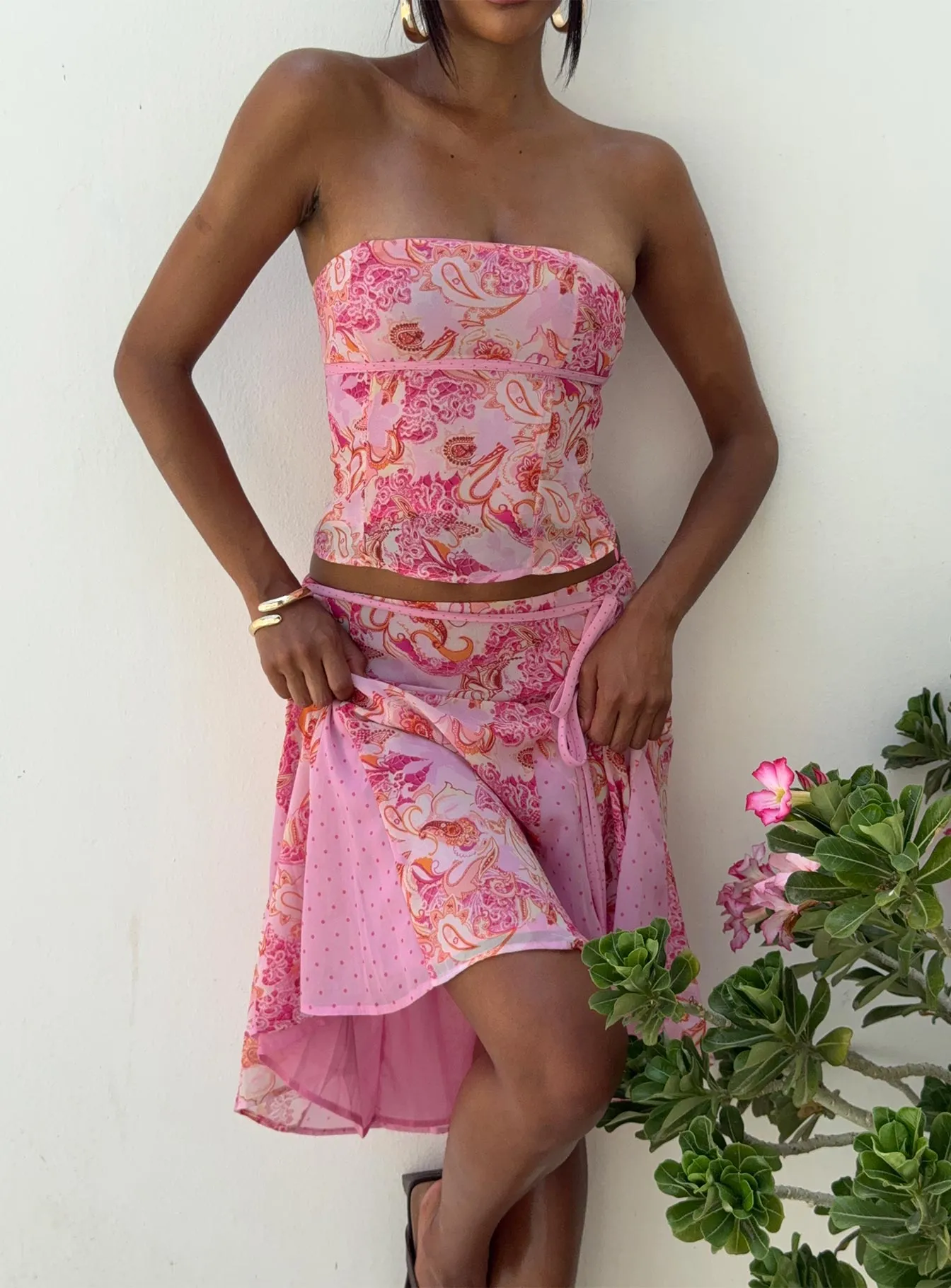 Thermoregulating Fabric Tipsy Midi Skirt Pink Paisley