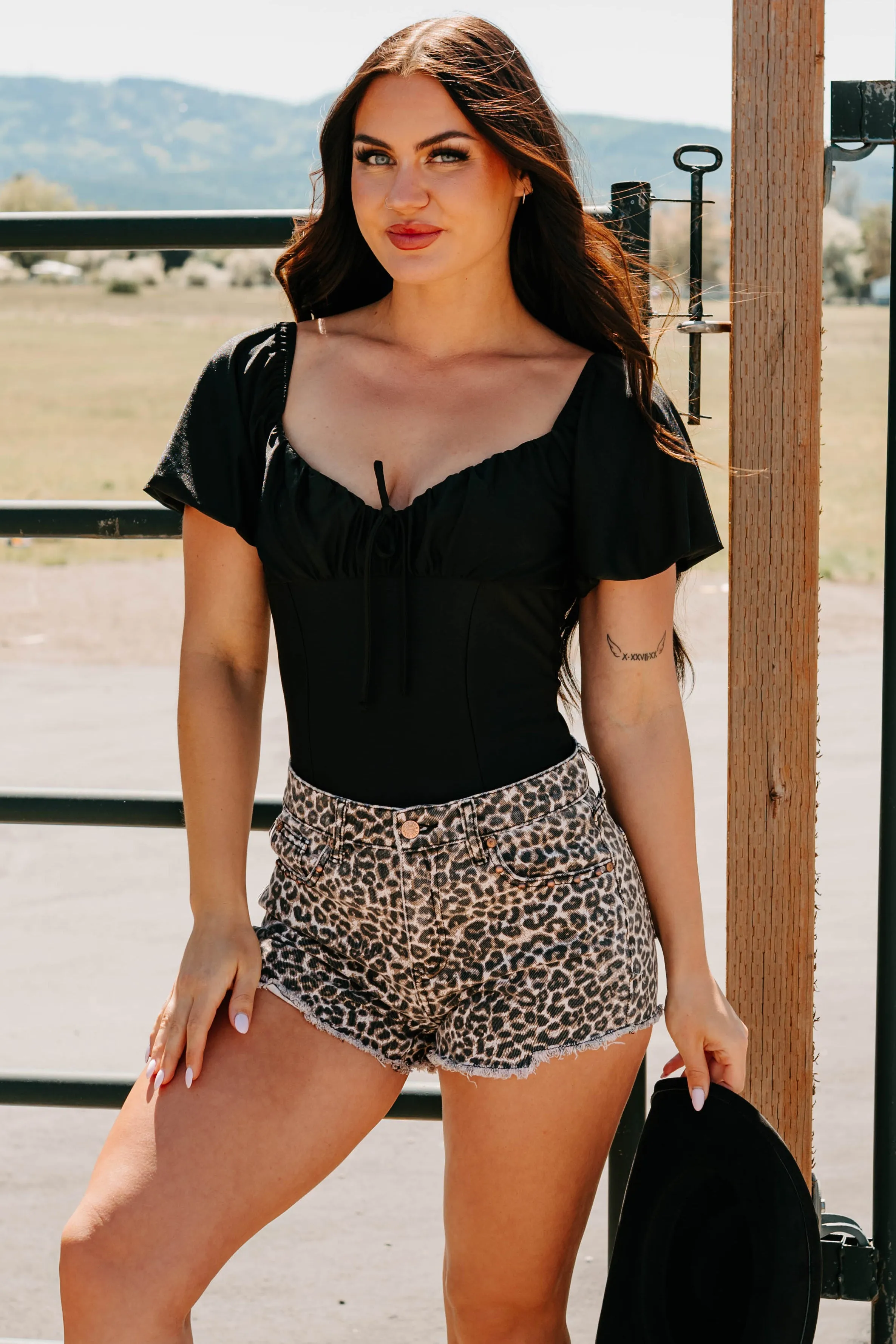 Resort Date Humming Along Puff Sleeve Scoop Neck Bodysuit (Black)
