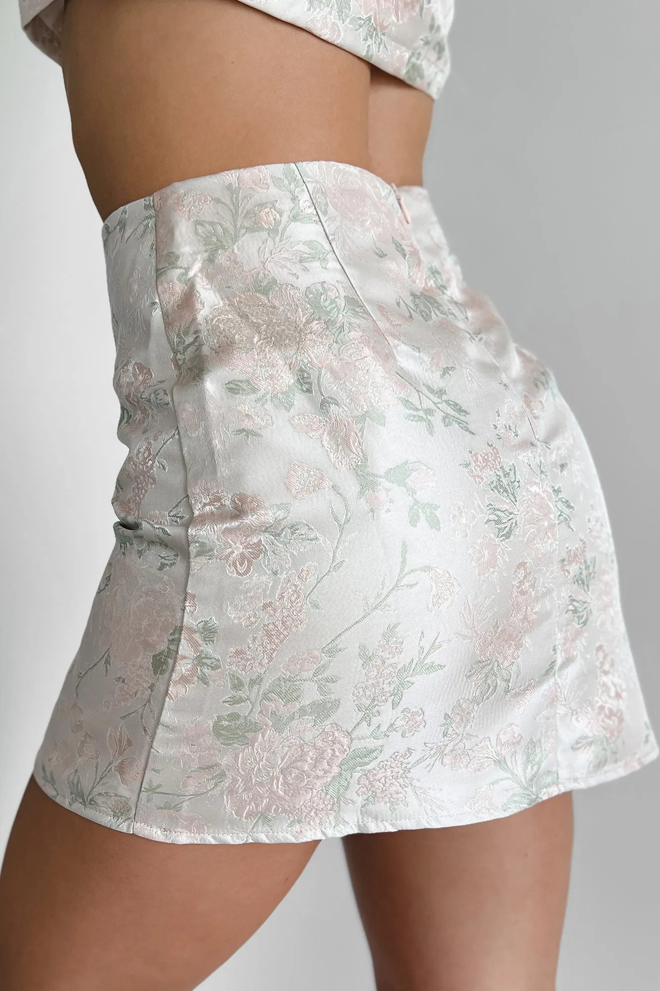 Smart Texture Classic Look Lifetime Of Love Floral Jacquard Mini Skirt (Blush/Green)