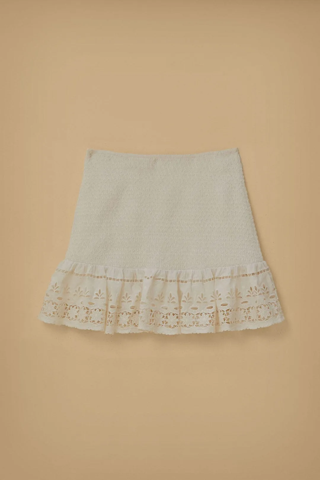 White Richelieu Mini Skirt Outfit Details
